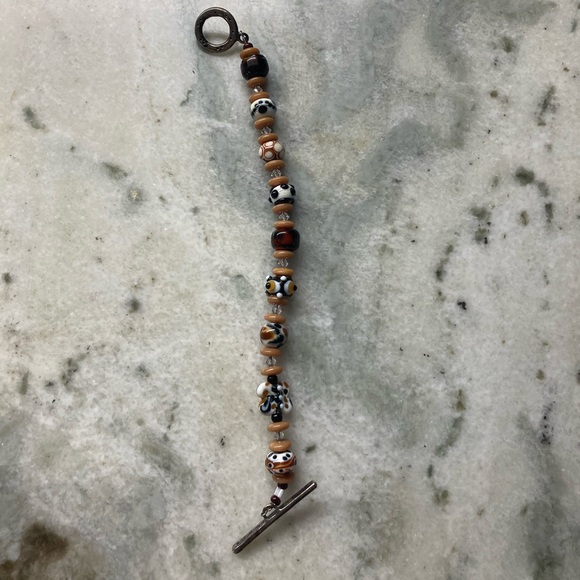 Handmade Artisan Black/White/Brown Glass Beaded Bracelet - Picture 3 of 5